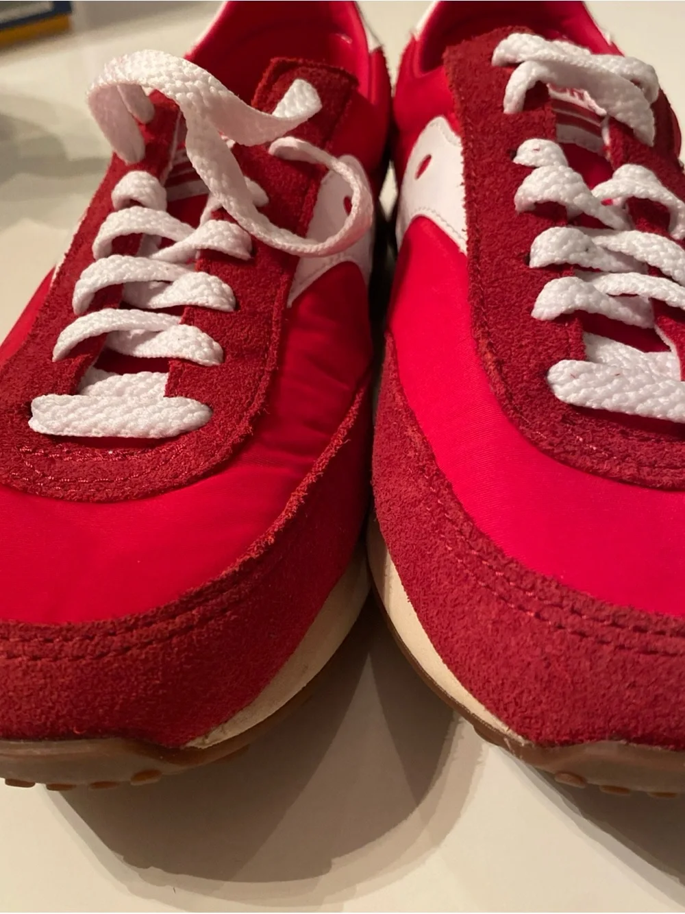 Saucony Trainer 80 Red and White Low-Top Sneakers nylon & suede Sz 6US 38.5 EU